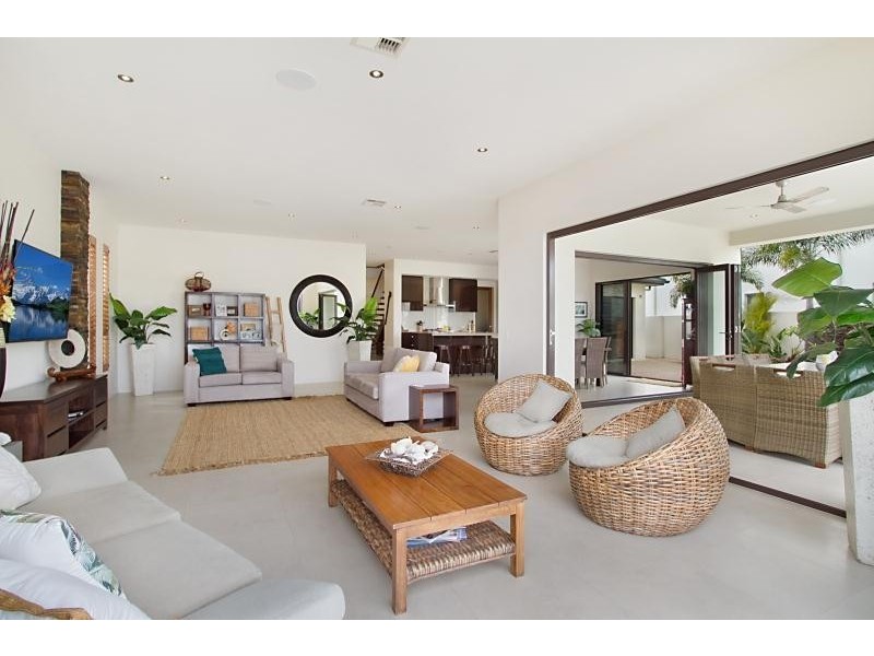 23 Royal Albert Crescent, Sovereign Islands QLD 4216