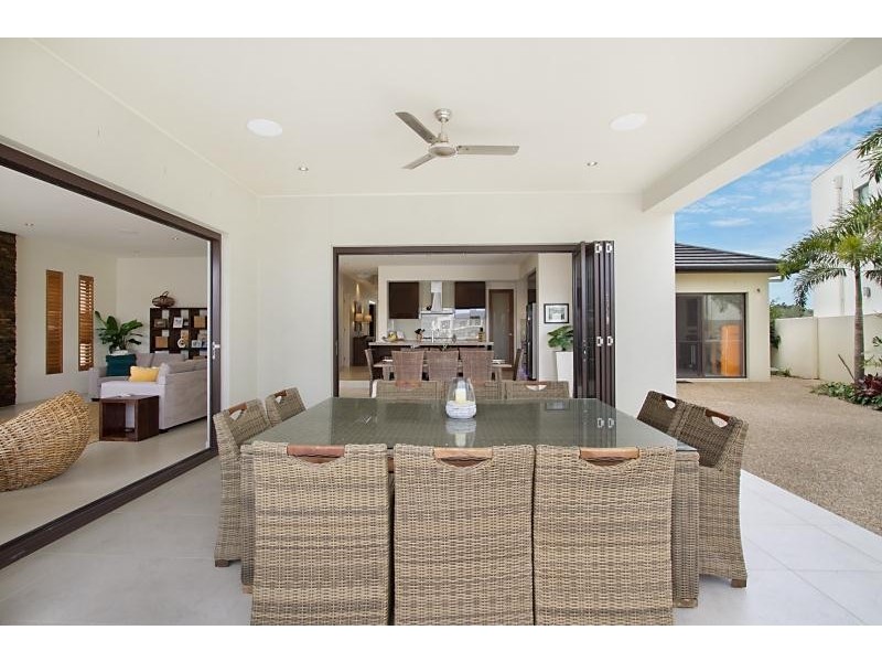 23 Royal Albert Crescent, Sovereign Islands QLD 4216