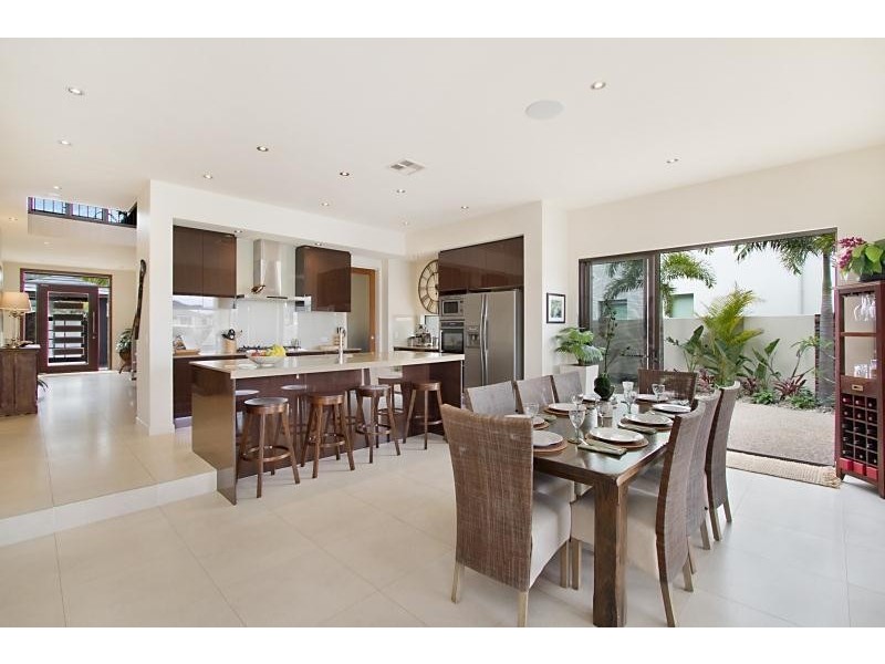 23 Royal Albert Crescent, Sovereign Islands QLD 4216