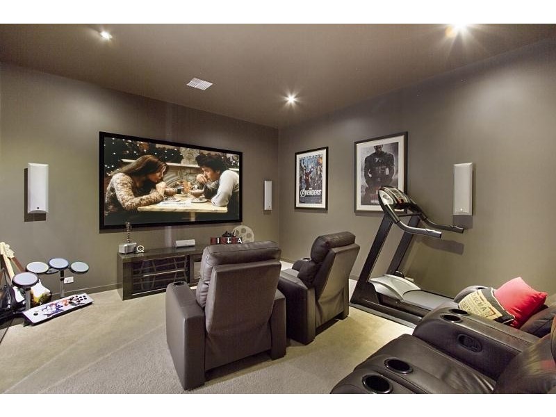 23 Royal Albert Crescent, Sovereign Islands QLD 4216