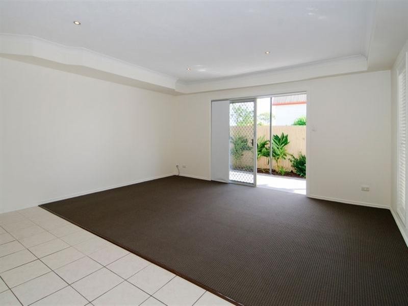 4 Jacaranda Avenue, Hollywell QLD 4216