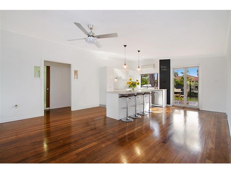 47 Victor Avenue, Paradise Point QLD 4216