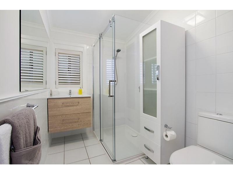 47 Victor Avenue, Paradise Point QLD 4216