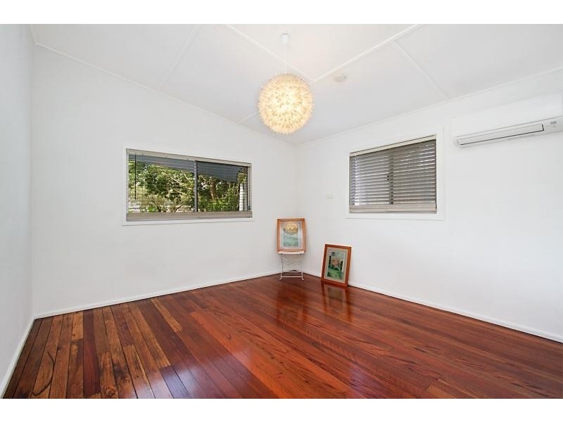 47 Victor Avenue, Paradise Point QLD 4216