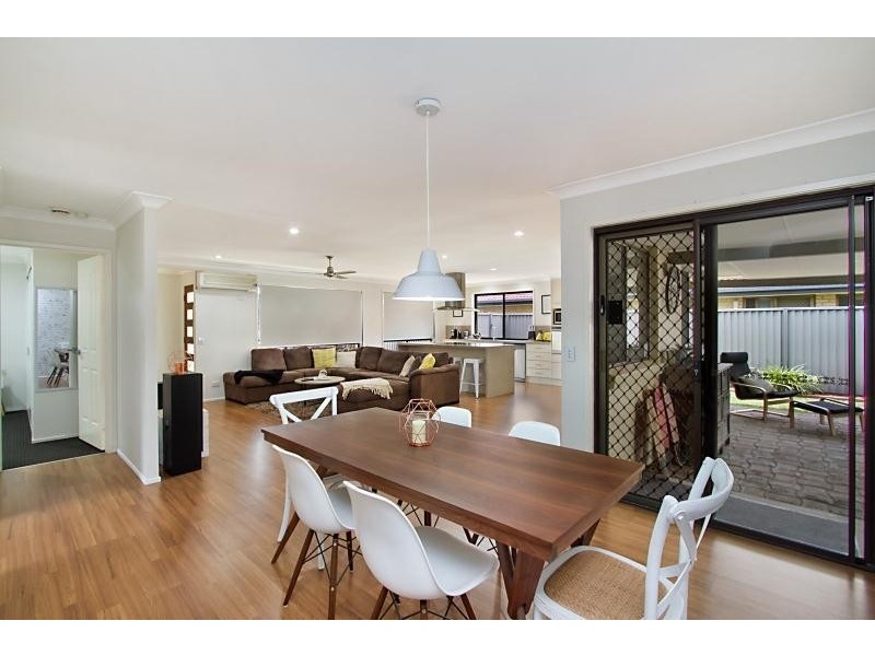 24 Burrendong Road, Coombabah QLD 4216