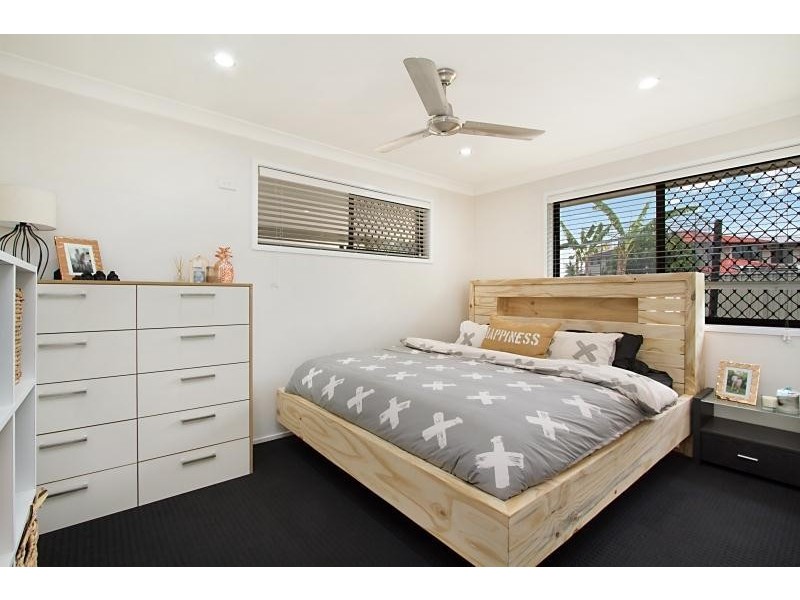 24 Burrendong Road, Coombabah QLD 4216