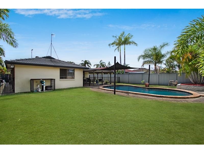24 Burrendong Road, Coombabah QLD 4216