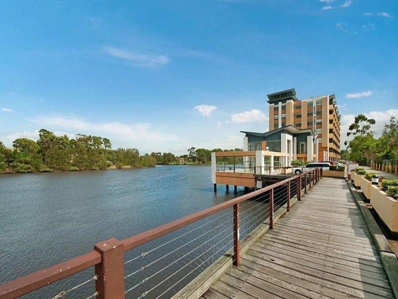 25 Lake Orr Drive, Varsity Lakes QLD 4227