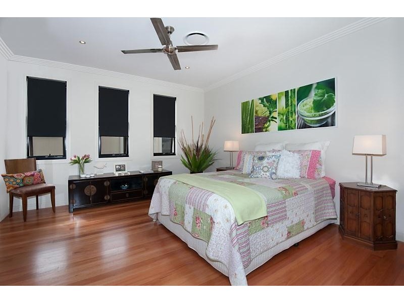 32 The Sovereign Mile, Sovereign Islands QLD 4216