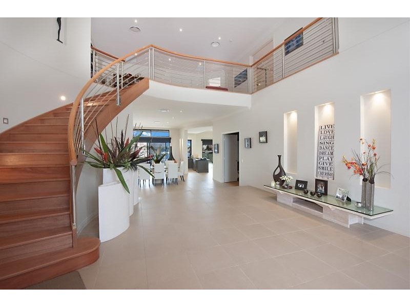 32 The Sovereign Mile, Sovereign Islands QLD 4216