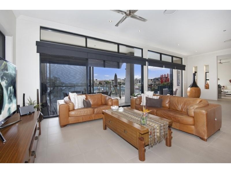 32 The Sovereign Mile, Sovereign Islands QLD 4216