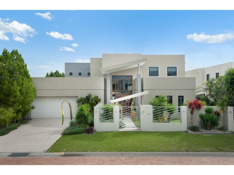 32 The Sovereign Mile, Sovereign Islands QLD 4216