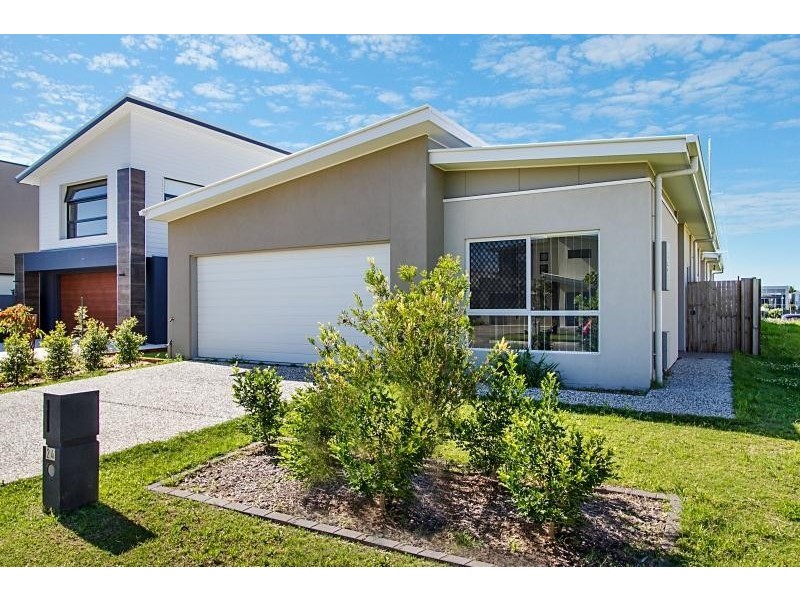 24 Waters Close, Hope Island QLD 4212
