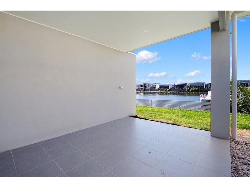 24 Waters Close, Hope Island QLD 4212