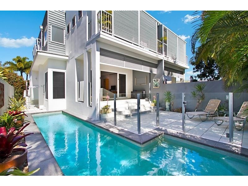 1/5 Muscovey Avenue, Paradise Point QLD 4216