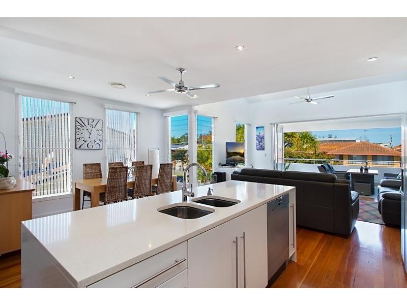 1/5 Muscovey Avenue, Paradise Point QLD 4216