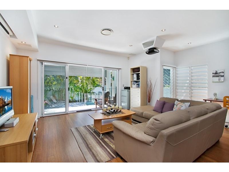 1/5 Muscovey Avenue, Paradise Point QLD 4216