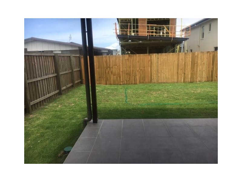 33 North Quay Circuit, Hope Island QLD 4212