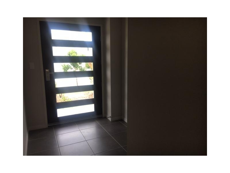 33 North Quay Circuit, Hope Island QLD 4212