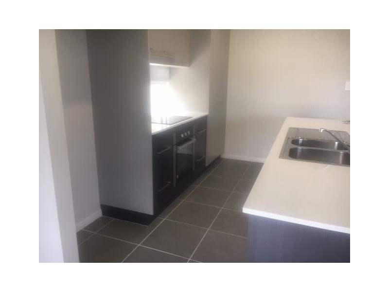 33 North Quay Circuit, Hope Island QLD 4212