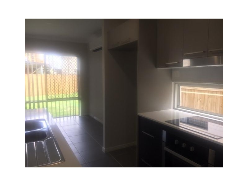 33 North Quay Circuit, Hope Island QLD 4212