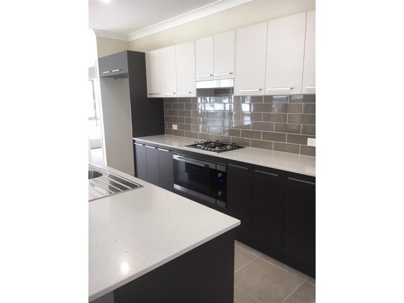 17 Grevillea Crescent, Maudsland QLD 4210