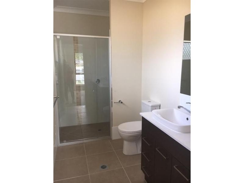 17 Grevillea Crescent, Maudsland QLD 4210