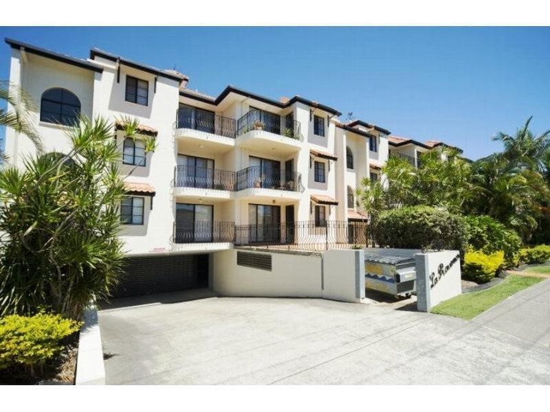 11/12 Canal Avenue, Runaway Bay QLD 4216