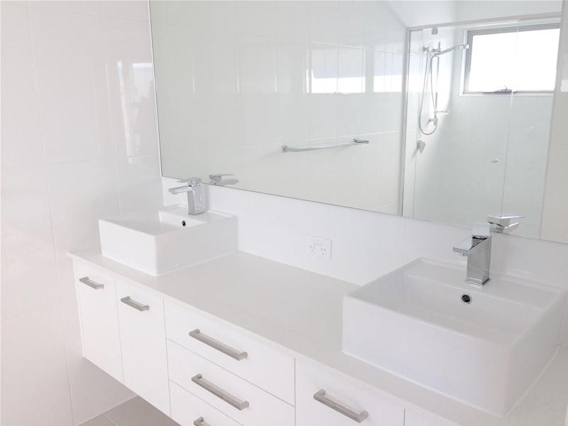 3/2 Waters Close, Hope Island QLD 4212