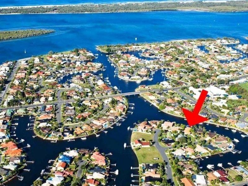 6 Kagi Court, Runaway Bay QLD 4216