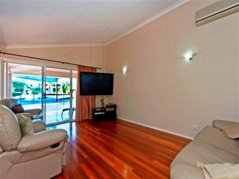 6 Kagi Court, Runaway Bay QLD 4216