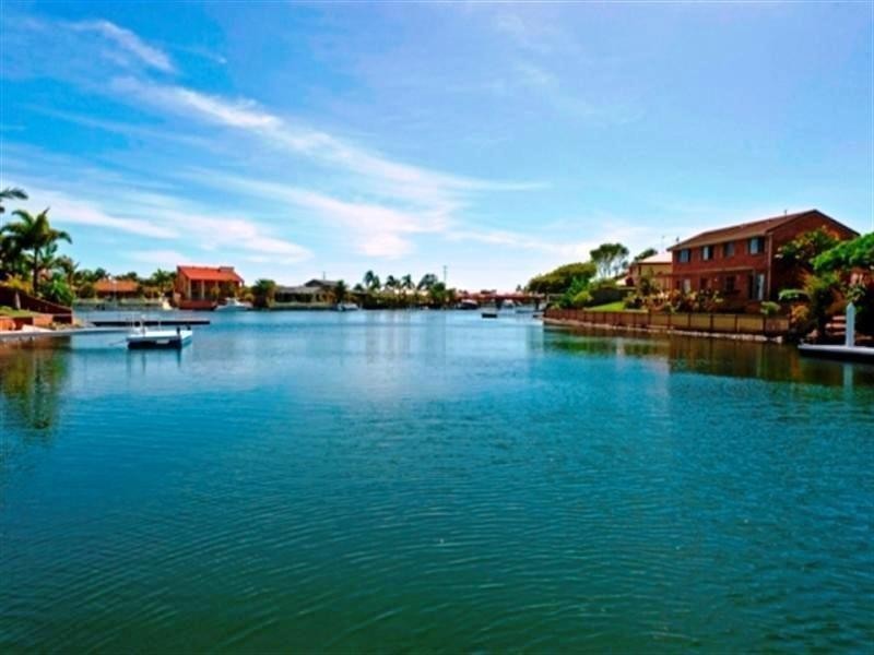 6 Kagi Court, Runaway Bay QLD 4216