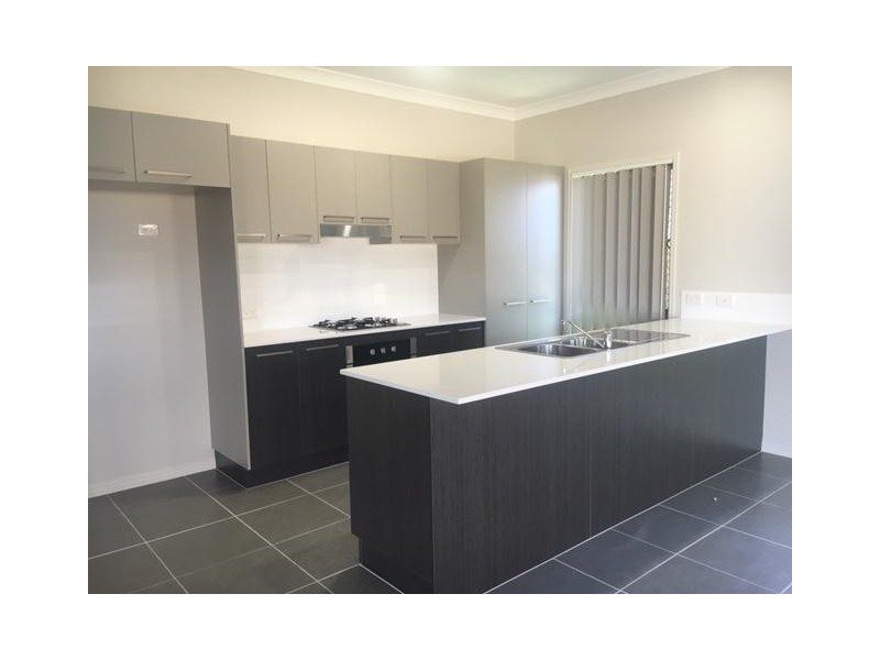 14 Waters Close, Hope Island QLD 4212