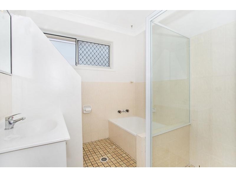 1/114 OXLEY Drive, Paradise Point QLD 4216