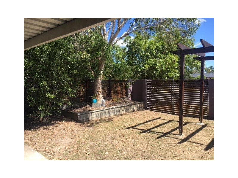 1/108 Kangaroo Avenue, Coombabah QLD 4216