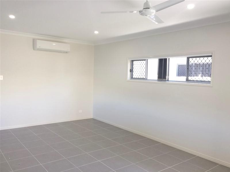 3 Waters Close, Hope Island QLD 4212