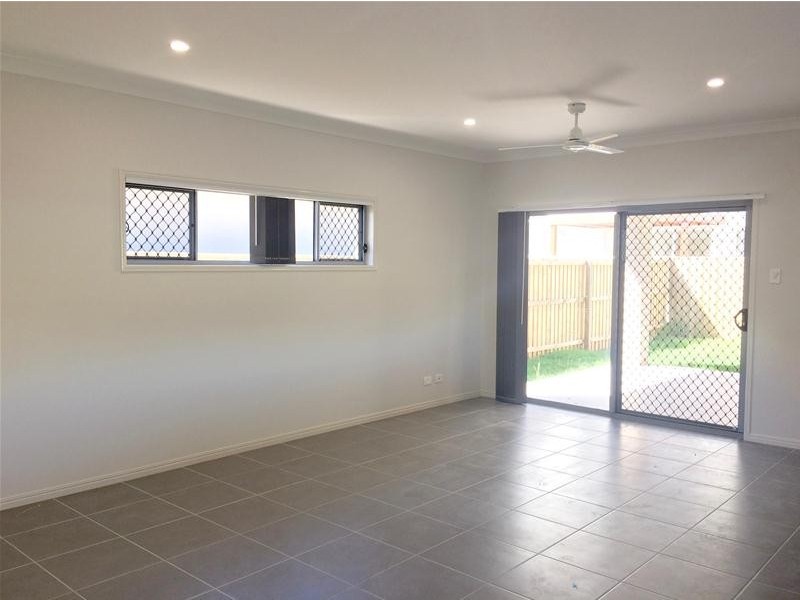 3 Waters Close, Hope Island QLD 4212