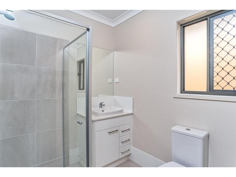 43 Flame Tree Circuit, Arundel QLD 4214