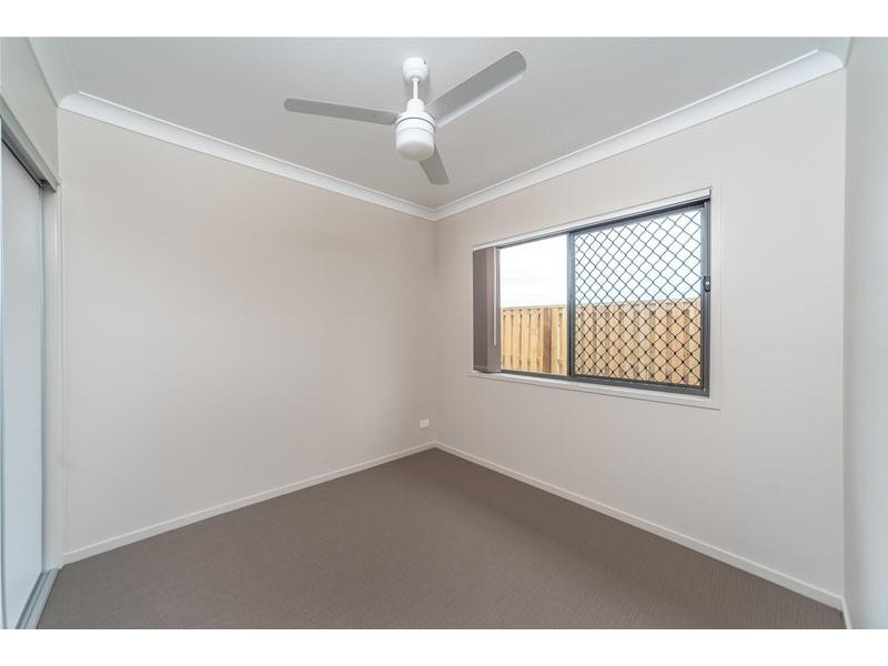 43 Flame Tree Circuit, Arundel QLD 4214