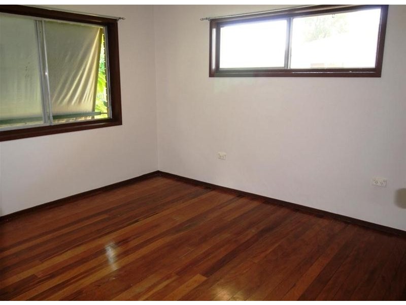 172 Government Road, Labrador QLD 4215