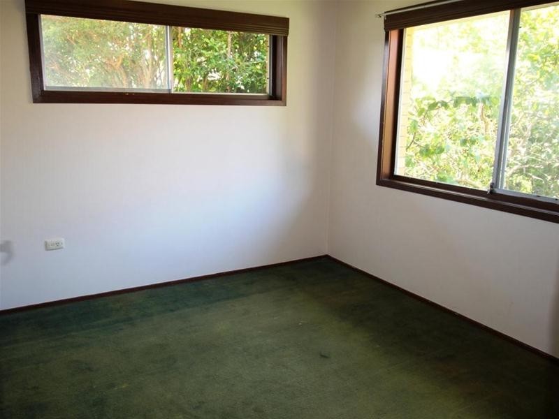 172 Government Road, Labrador QLD 4215