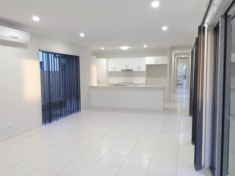 28 View Line Crescent, Hope Island QLD 4212