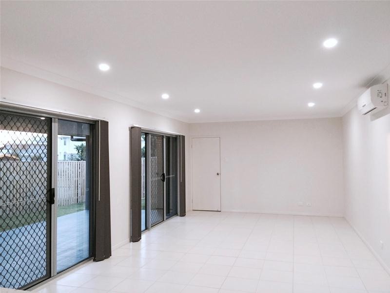 28 View Line Crescent, Hope Island QLD 4212