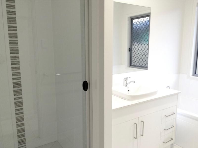 28 View Line Crescent, Hope Island QLD 4212