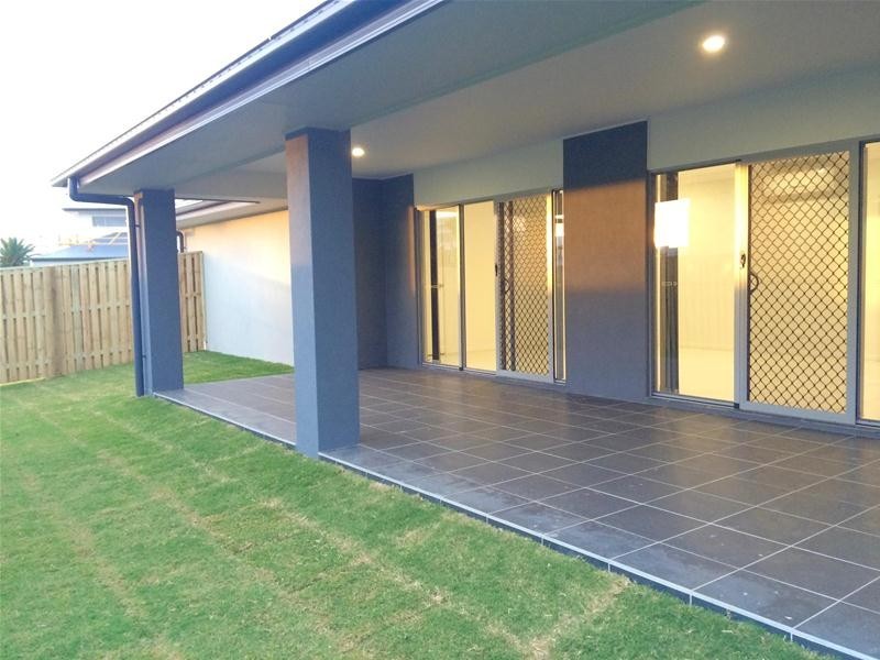 28 View Line Crescent, Hope Island QLD 4212