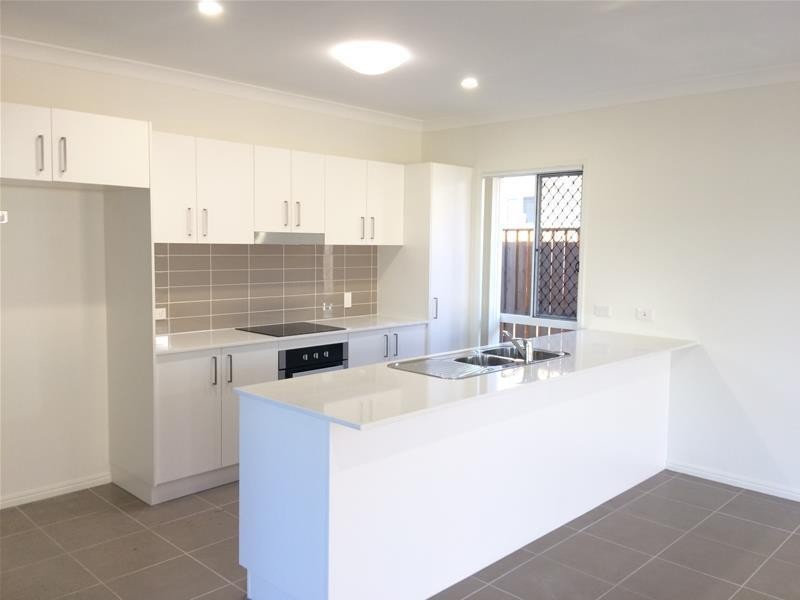 4 Keelson Crescent, Hope Island QLD 4212