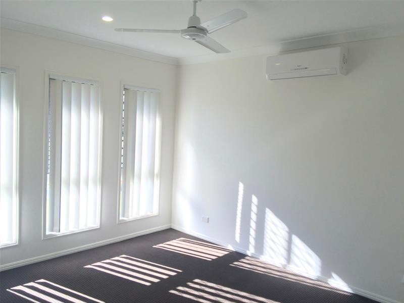 4 Keelson Crescent, Hope Island QLD 4212