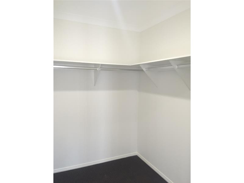 4 Keelson Crescent, Hope Island QLD 4212