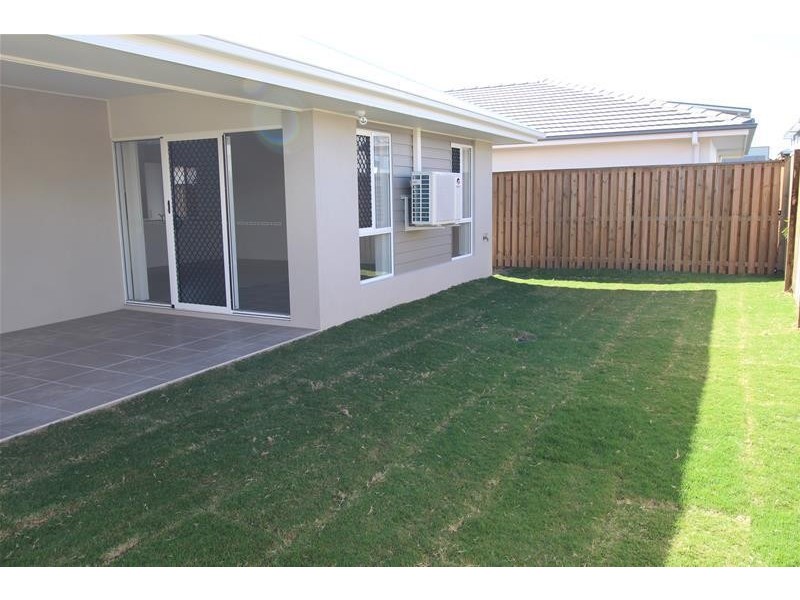 4 Keelson Crescent, Hope Island QLD 4212