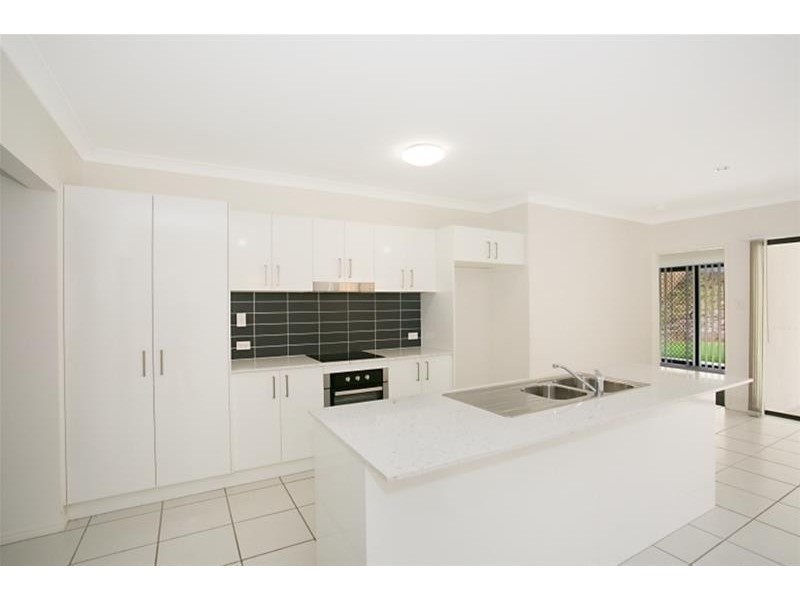 211 Riverstone Crossing, Maudsland QLD 4210